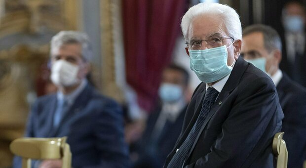Mattarella sostiene la ricerca: “Il Covid sarà sconfitto dalle terapie e dal vaccino”